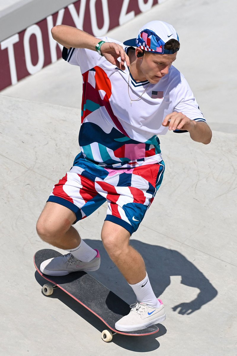 NicholasTwo3's tweet photo. @atmos_usa Gotta say the Nike Shane SB Tokyo 2020 Olympics Pack Skate Shoes. These shows mixed with the outfit is too cold.
#atmoscollectorsclub mens 10.5 #atmosweb https://t.co/YNiBHEImJp