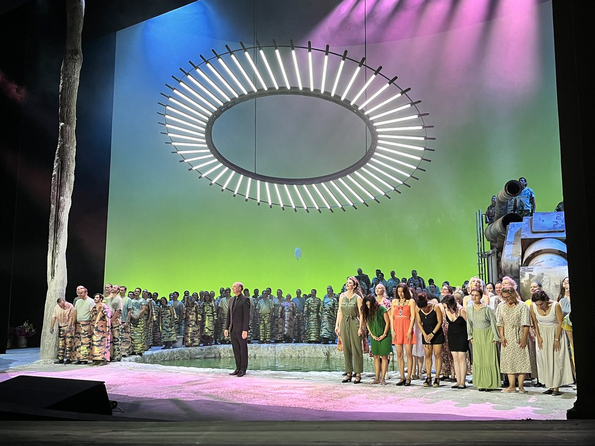 hadrianus2000's tweet image. Bir kıskandırma tweeti atıp hemen kaçıyorum @serhanbali #bayreutherfestspiele #parsifal