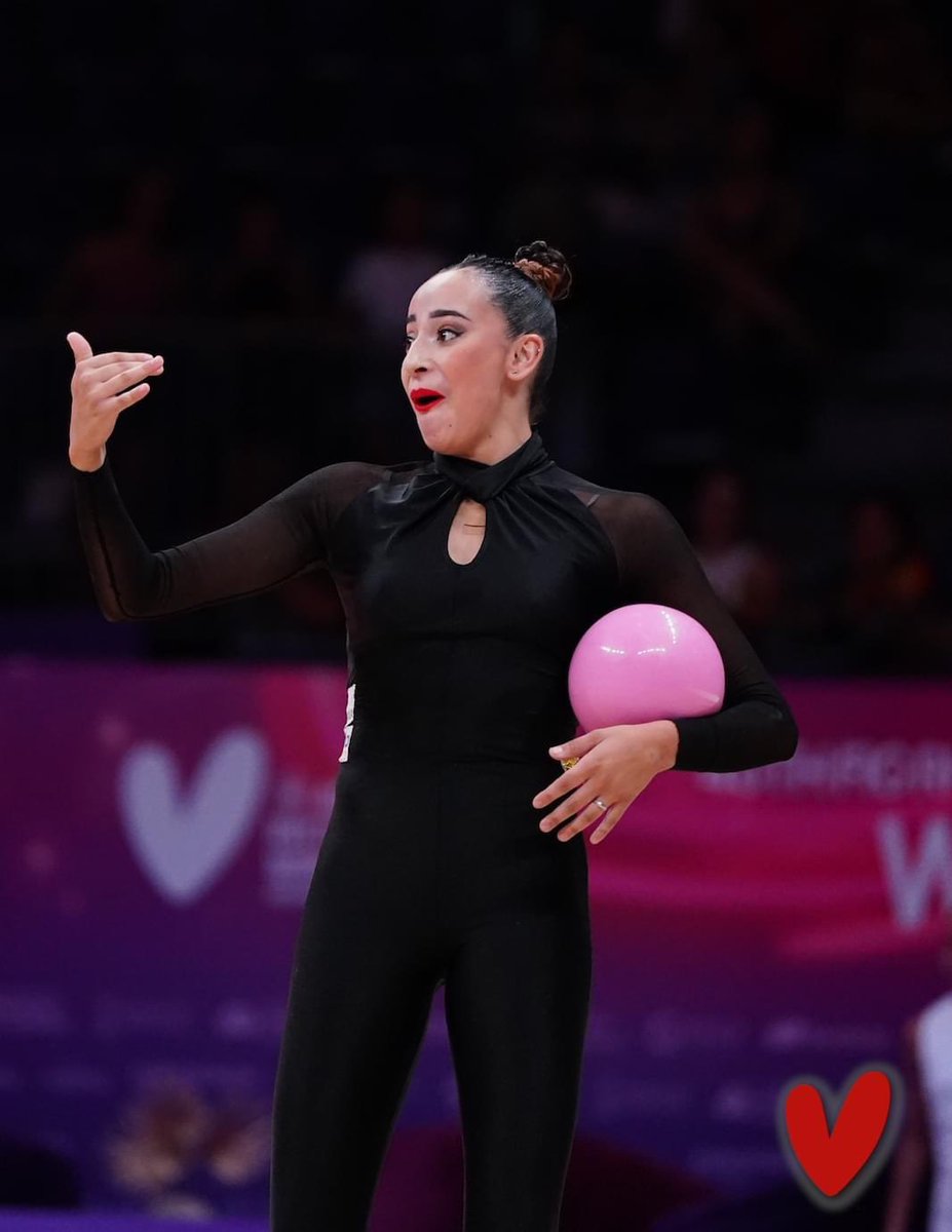 Ritmica_News's tweet photo. La cara que se te queda cuando ves a la afición española ❤️
#RhyWorlds2023 https://t.co/CP4R8lz1U1