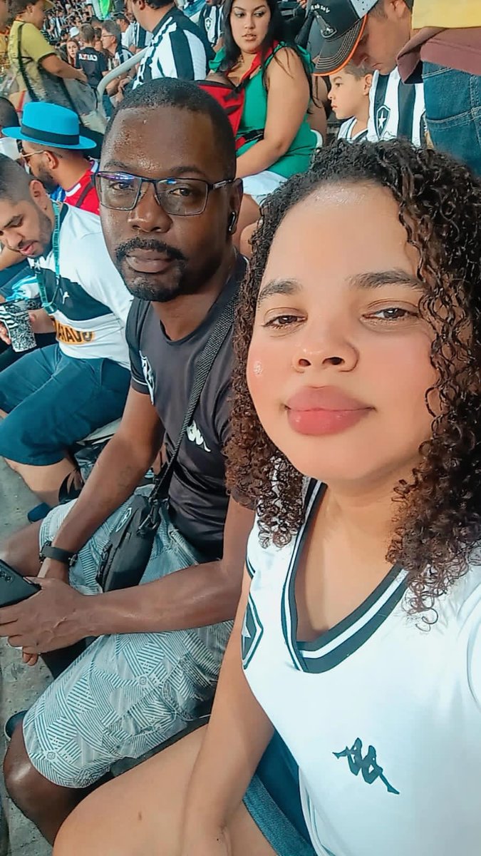 wjsalisa's tweet photo. Chegamos já em ksa @EstNiltonSantos vamos @Botafogo !!!! https://t.co/iLAig2qCaS