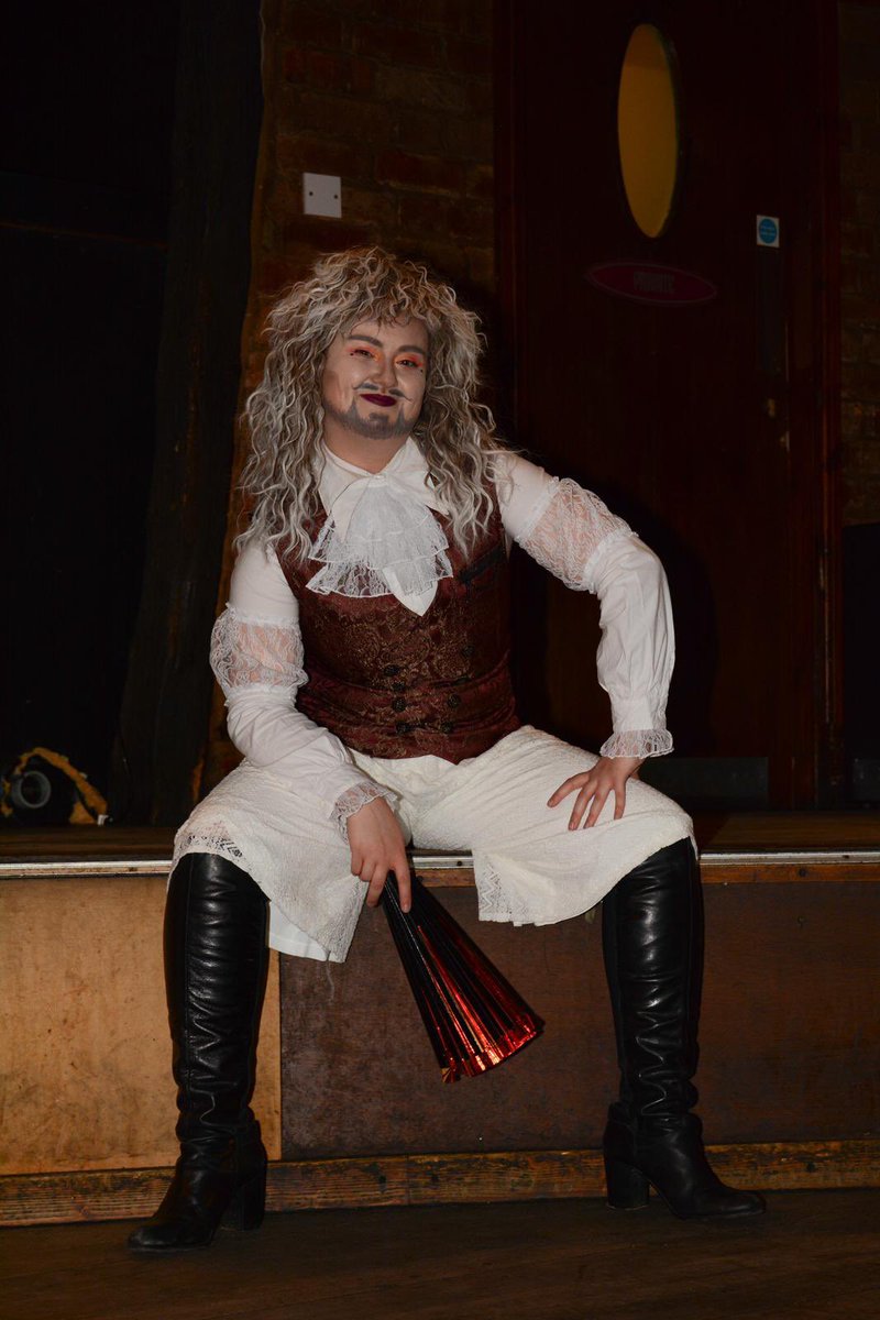 harrihgreen's tweet photo. Some @ melliottphotography shots of me living my renaissance meets 70s pirate fantasy https://t.co/9YxGJ4R7L6