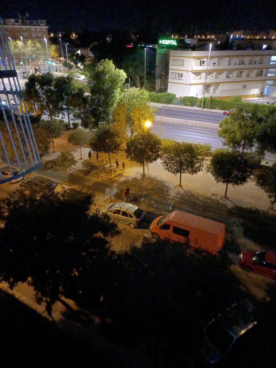 rn_maribel's tweet photo. Buenas noches, mientras sigamos así seguiré publicando.#@yuntamientosevilla #@policialocalsevilla. https://t.co/wf3jkMX8c7