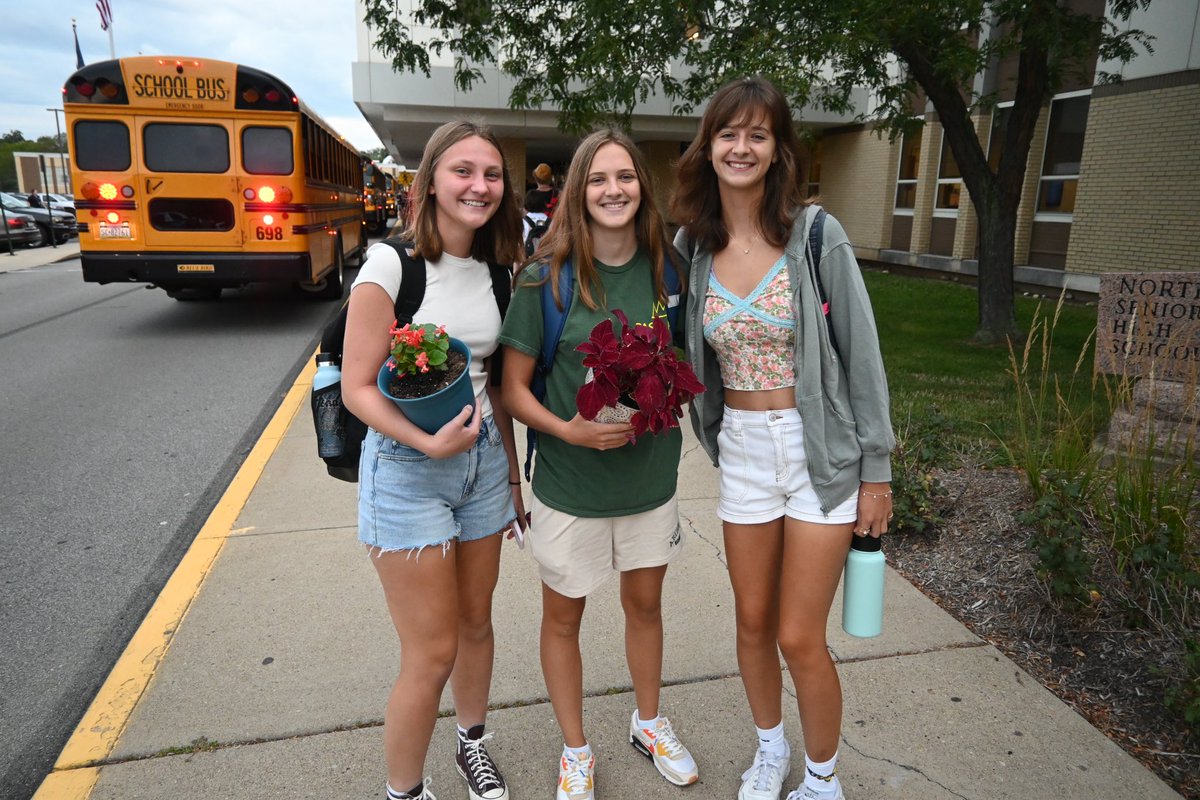 north_hills's tweet photo. Welcome back, North Hills! ❤️🤍 #nhfirstday #nhproud https://t.co/cwxgLtesoD