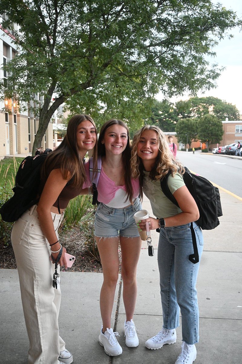 north_hills's tweet photo. Welcome back, North Hills! ❤️🤍 #nhfirstday #nhproud https://t.co/cwxgLtesoD