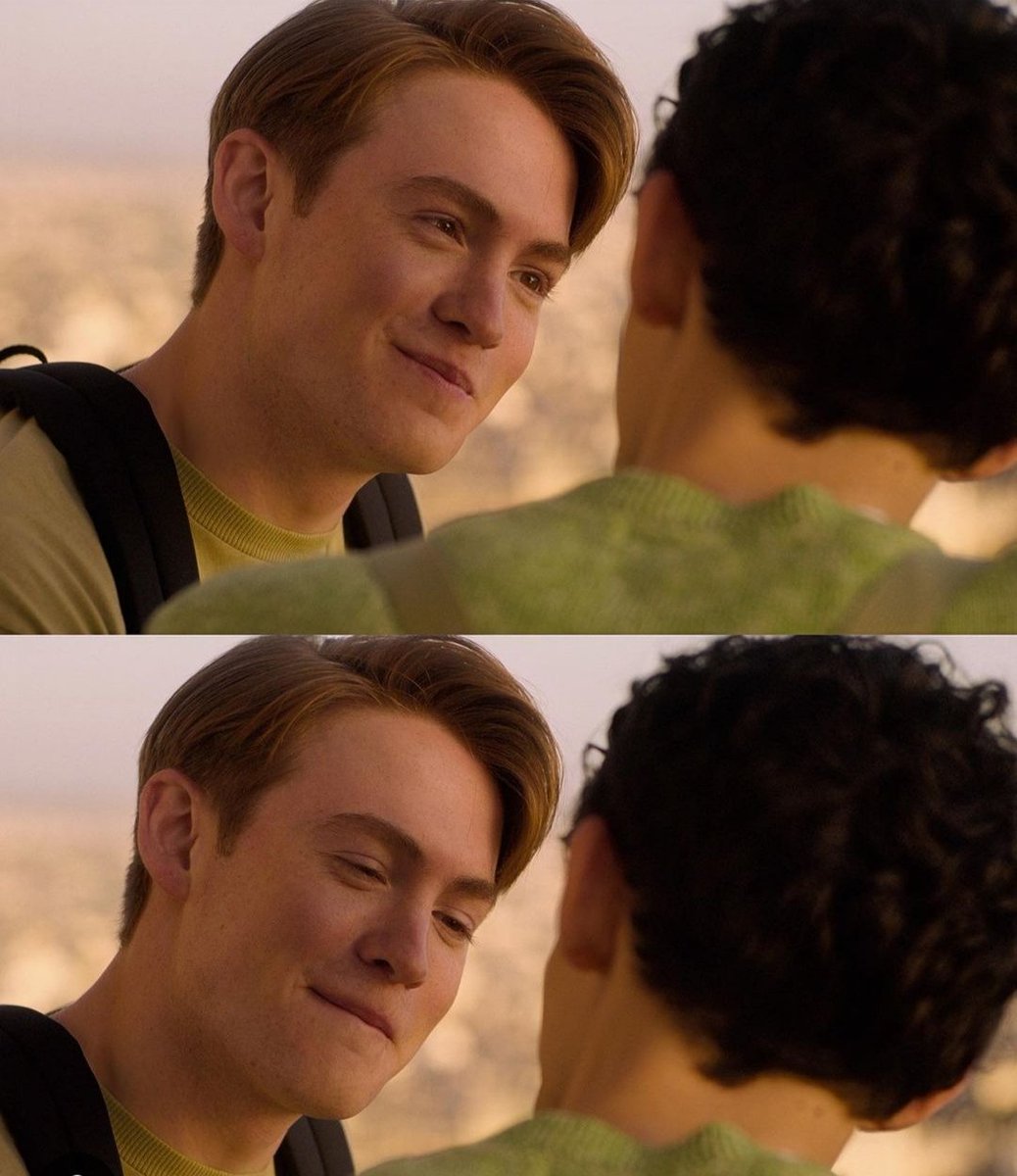 Esas miradas de <a href="/KitConnorInfo/">Kit Connor Info</a> son las q me matan... Yo solo quiero q alguien me mire así 🥹
#HearstoppedMeEncanta