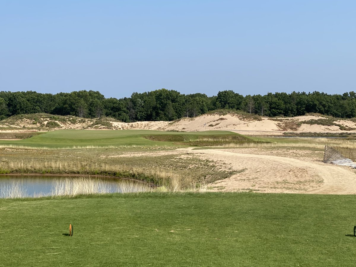 Was blown away by the Lido. We’ve been reading about this place for years and it exceeded my sky high expectations. The course was MUCH firmer than I expected, esp around the greens.  1/7 #TheLido