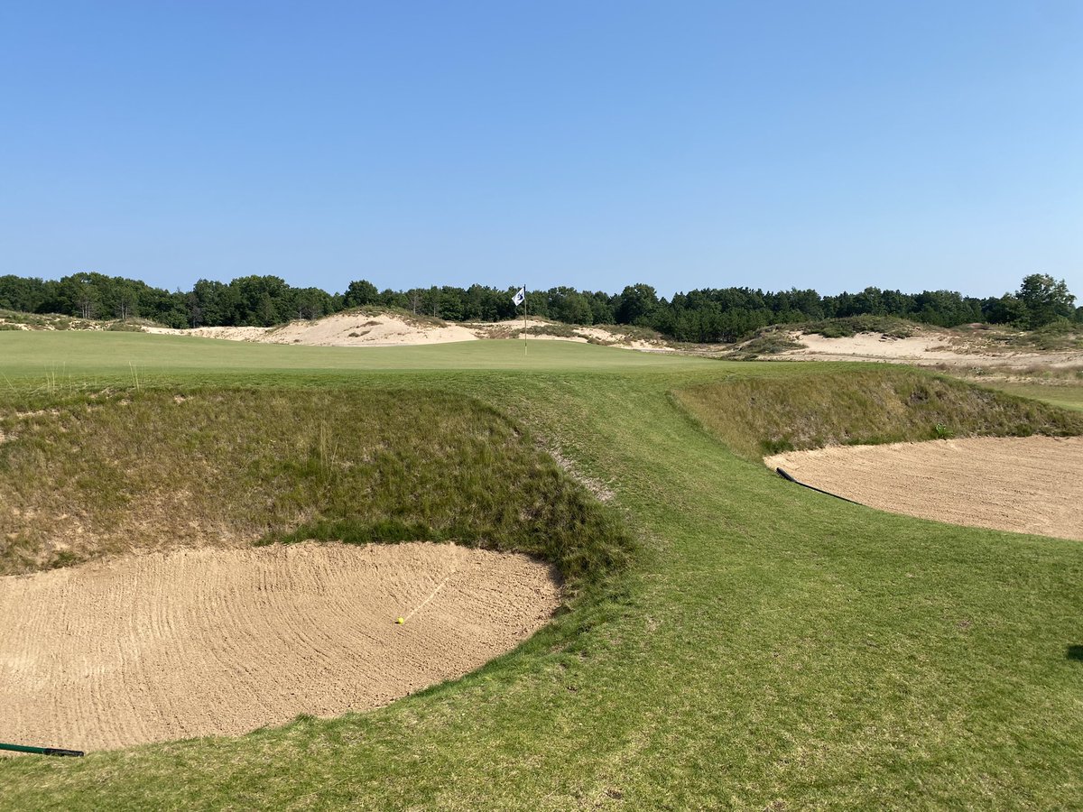 The greens are large and have bold contours, some false fronts and are surrounded by deep bunkers with sloped edges. Most have several discrete areas where they can be pinned. They played fast but I have to think they will get even faster with time and care. 3/7 #TheLido