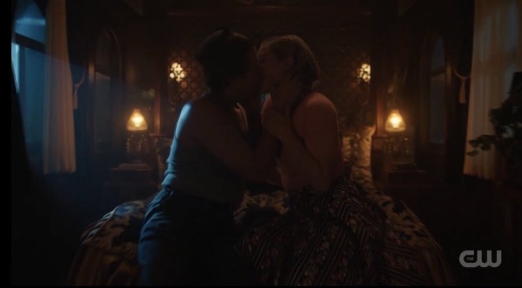 the first kiss                  the last kiss :((