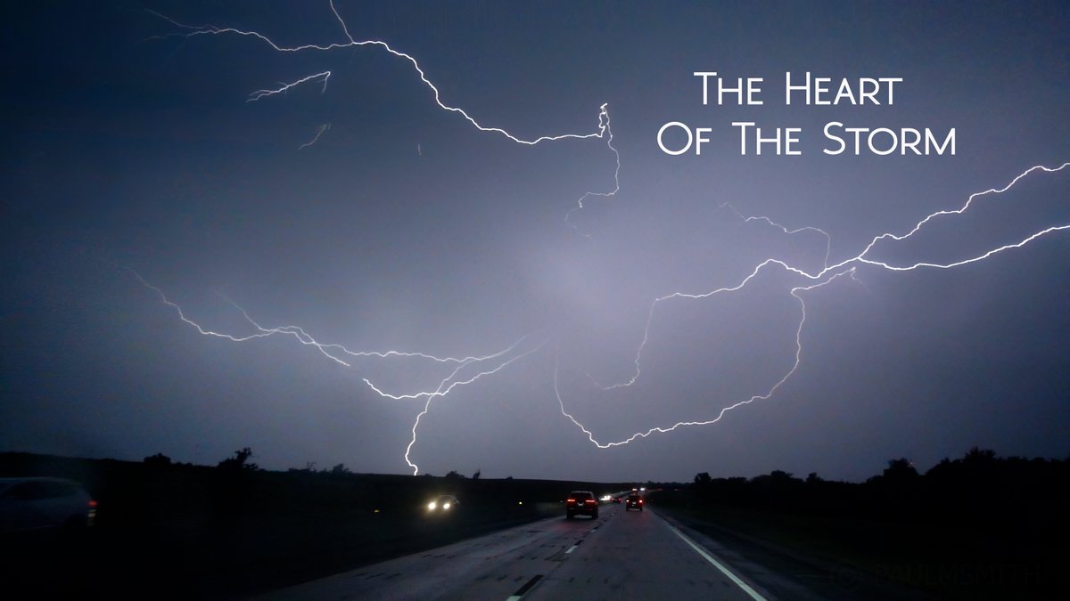 PaulMSmithphoto's tweet image. New video. Come watch and sub if you like lightning..