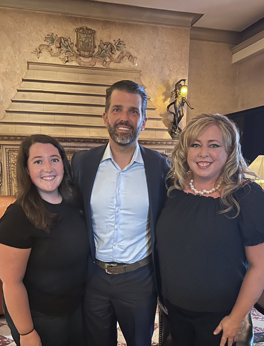 lori_mak's tweet photo. @DonaldJTrumpJr You were so gracious and kind tonight, taking time to talk with everyone who came up to you. Thank you!! https://t.co/m3sysyh2UX