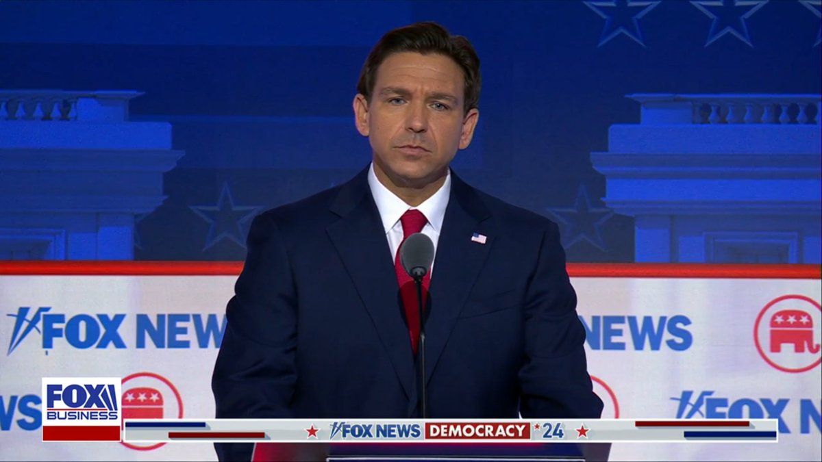 Would anyone like to explain to <a href="/RonDeSantis/">Ron DeSantis</a> Or anyone on the  #GOPDebate   majority of the drugs that come through the southern border come THROUGH legal ports of entry.  A mom and her kids and family are coming for asylum, oh and with a backpack of fentanyl is just stupid.