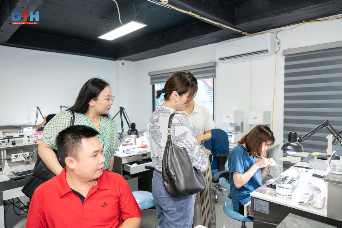 FANTA team visited the dealer, DTH, in Vietnam, to promote common development and close cooperation! ❤
Appreciate the hospitality of Dth Dental company !
#Fantadental