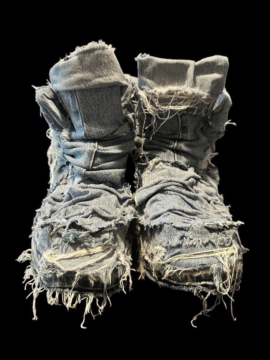 trevoskiii's tweet photo. Denim “JOOTS” by me ♥️handmade♥️
https://t.co/imUxOtH6KO https://t.co/NDSgvgrWzT
