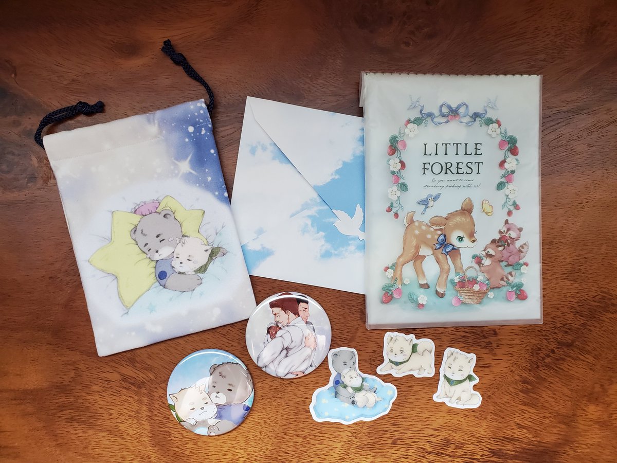 This batch of goodies is from <a href="/tuki_keiju/">月</a> 🥰 accompanied by a sweet letter.

本当にありがとうございます、やっとあなたの素敵なグッズを手に入れることができてとても嬉しいです。 いつも応援してます、ピアクリ永遠に！
いつか日本に行ってあなたに会えることを願っています🫶

#Nivanfield