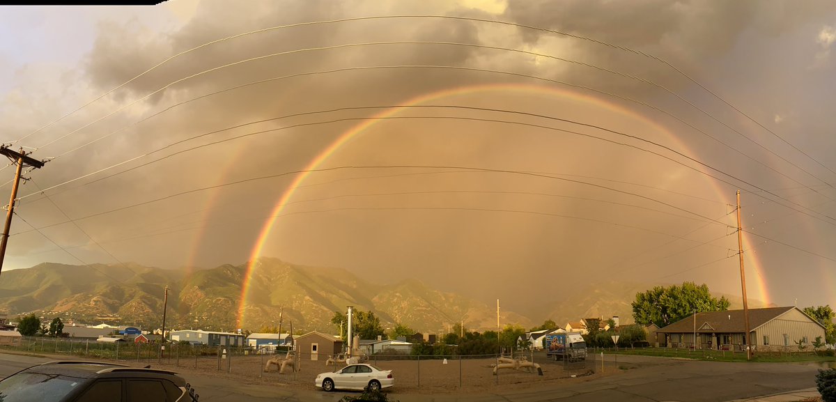 GabrielKGordon's tweet photo. When you see the glow in your window, just look out your front door. Thank you, Utah. #lovinglife #EverythingIsGoingToBeAlright #endoftherainbow https://t.co/AqyDWx8X17