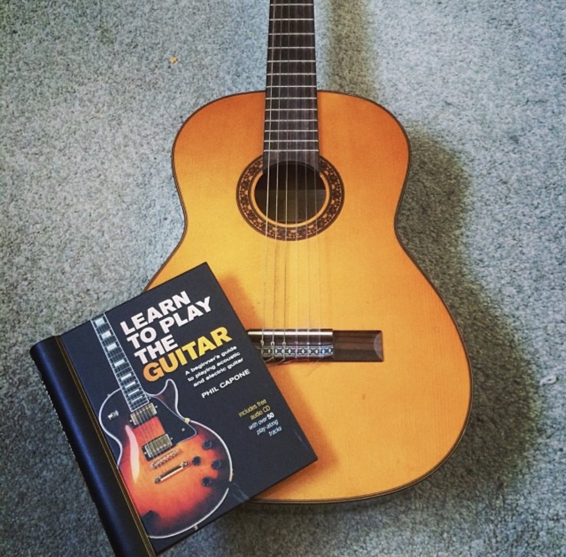 Asa Butterfield reading “Learn to Play the Guitar” by Phil Capone #BookRecosFromCelebs #readmore #read #bookrecos #book #books #reading #booktwitter #asabutterfield #learntoplayguitar #guitar #philcapone #musicteacher #guitarteacher #endersgame #enderwiggin #sexeducationnetflix