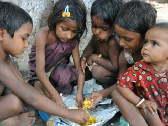 ચંદ્ર યાન જોઈ ખુશ થનાર લોકો જોવો ભારત ના બાળકો આજે પણ ભૂખ્યા અને વસ્ત્ર વિહીન છે. ઉપર નહિ  તમારી આજુ બાજુ જોવો......#જાગો #Jago <a href="/MANSHAR11794698/">MANSHA RAM</a> <a href="/MihirDa24734584/">Mihir Dabhi</a> <a href="/Yogeshk19643720/">Yogeshkumar</a> <a href="/imtechnonitin/">(NITIN MEHTA)</a> <a href="/jagsparrow87/">Jagdish Pankhaniya</a> @Pooja_Prajapti_