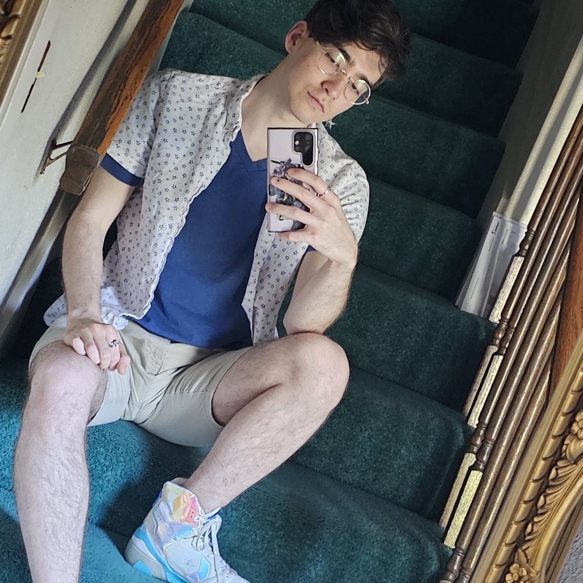 YasuhiroLoL's tweet photo. Filters are so funny but look at my shoes https://t.co/FwhrExGOIl