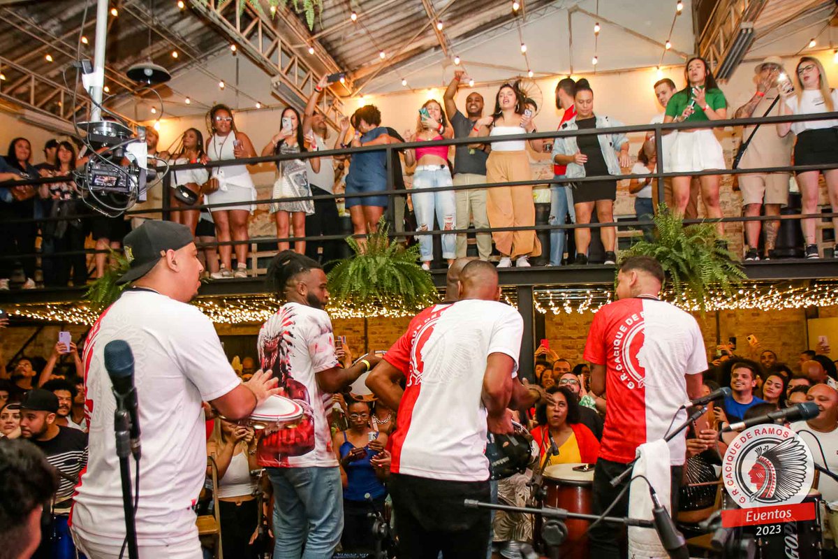 caciqueoficial's tweet photo. O TBT de hoje vai para nosso evento no GalpĂŁo Zona Norte em SĂŁo Paulo.
Mais fotos no link ao lado - https://t.co/no7DcJVVi3â˘
â˘
â˘
â˘
â˘
#caciquederamos #samba #partidoalto #pagode #musica #brasil #sambaepagode
@galpao_zn_oficial
Visite nosso site! | https://t.co/zpjoMesWaG| https://t.co/axNnBwMTHR