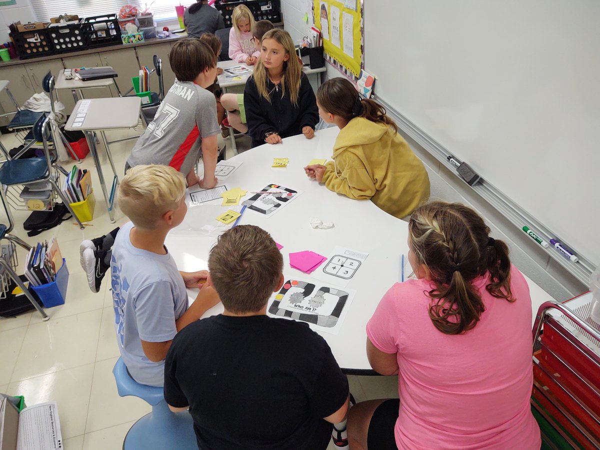MrsRodgersHood's tweet photo. @Njordan_teach1 tell our buddies that we spent time today getting ready for our first meeting on Friday! @VV_Voyagers #letsplayagame #gettingtoknoweachother
#buildingafriendship https://t.co/qMnyF4EjDi