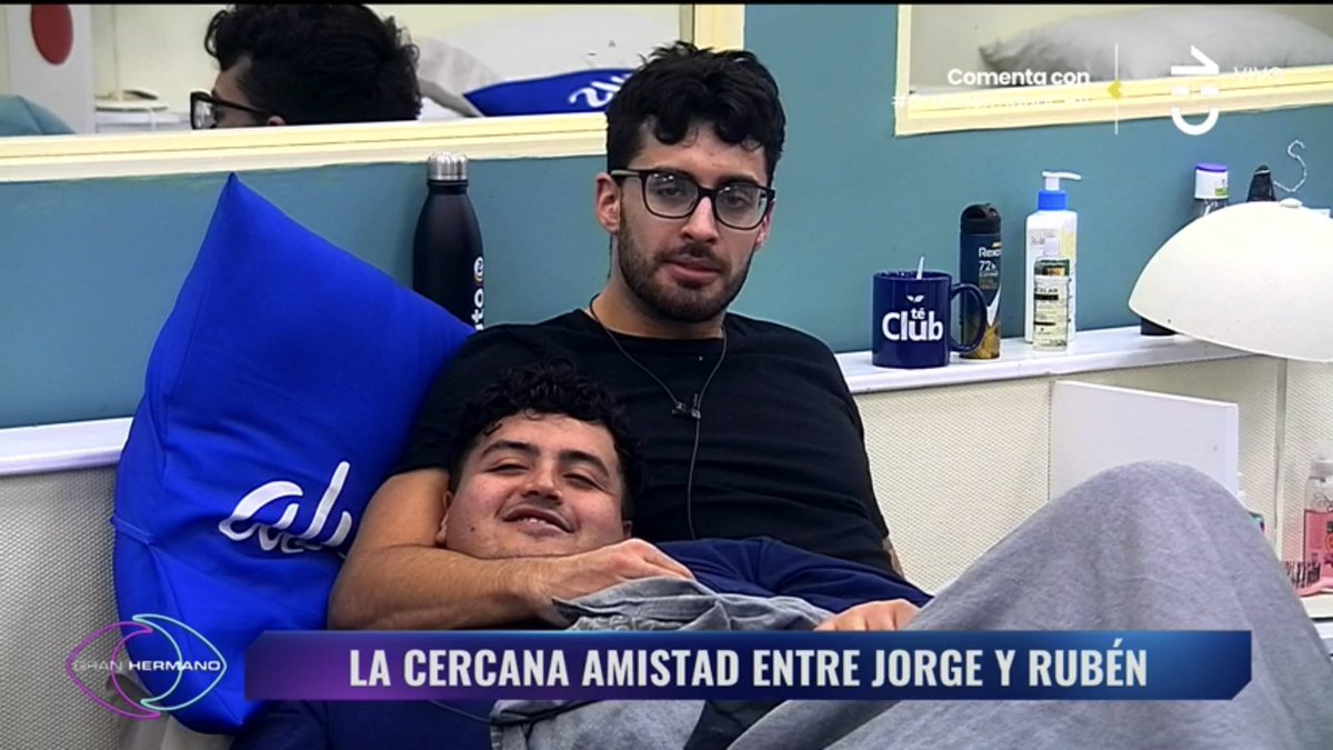 __pixxxi__'s tweet photo. nuestro nuevo ship #Juben #TheLulosShow https://t.co/SXVtv46JZY