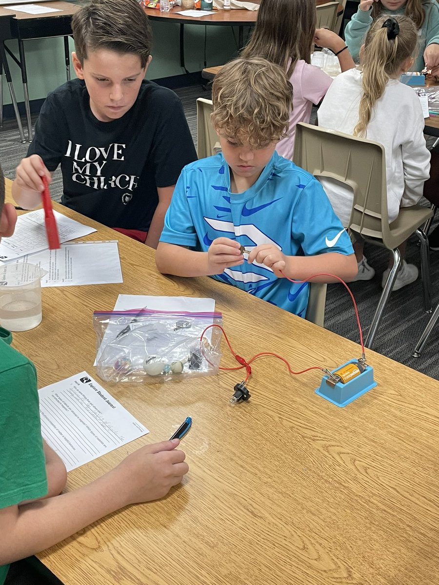 Elizabeth Adams tweet media