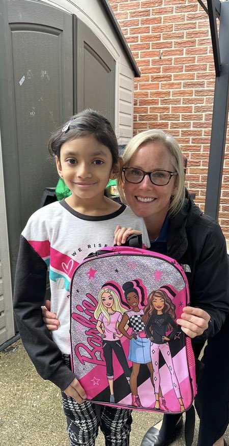 CherriGreeno's tweet image. Had the BEST time today with the BEST @WRPSToday team as we handed out donations from our #BackpackChallenge 🎒

Many smiles, hugs, and giggles were shared by little ones who - because of the generosity of @RegionWaterloo residents - are now ready for school.
#PeopleHelpingPeople