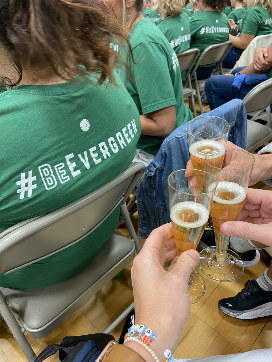 Mrs. Farrell ☻ tweet media