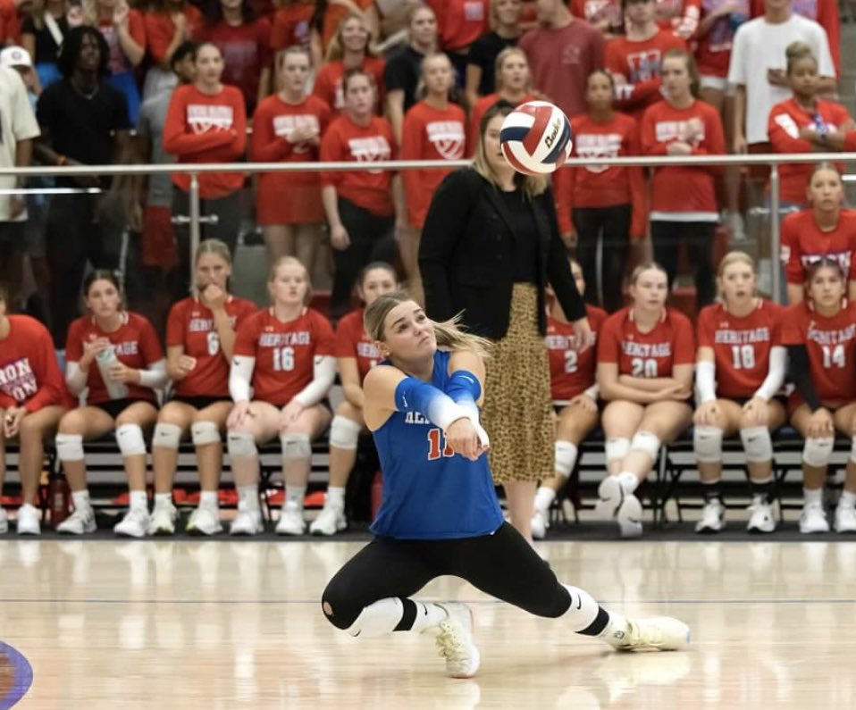 ellagrace_11's tweet photo. Some of my FAVORITES from last nights win against cross town rivals, MHS! Thank you Aunt Tammy! ❤️❤️ @jaguarvball @jaguarvball_bc #dtdwit https://t.co/B6x9XT8Ksy