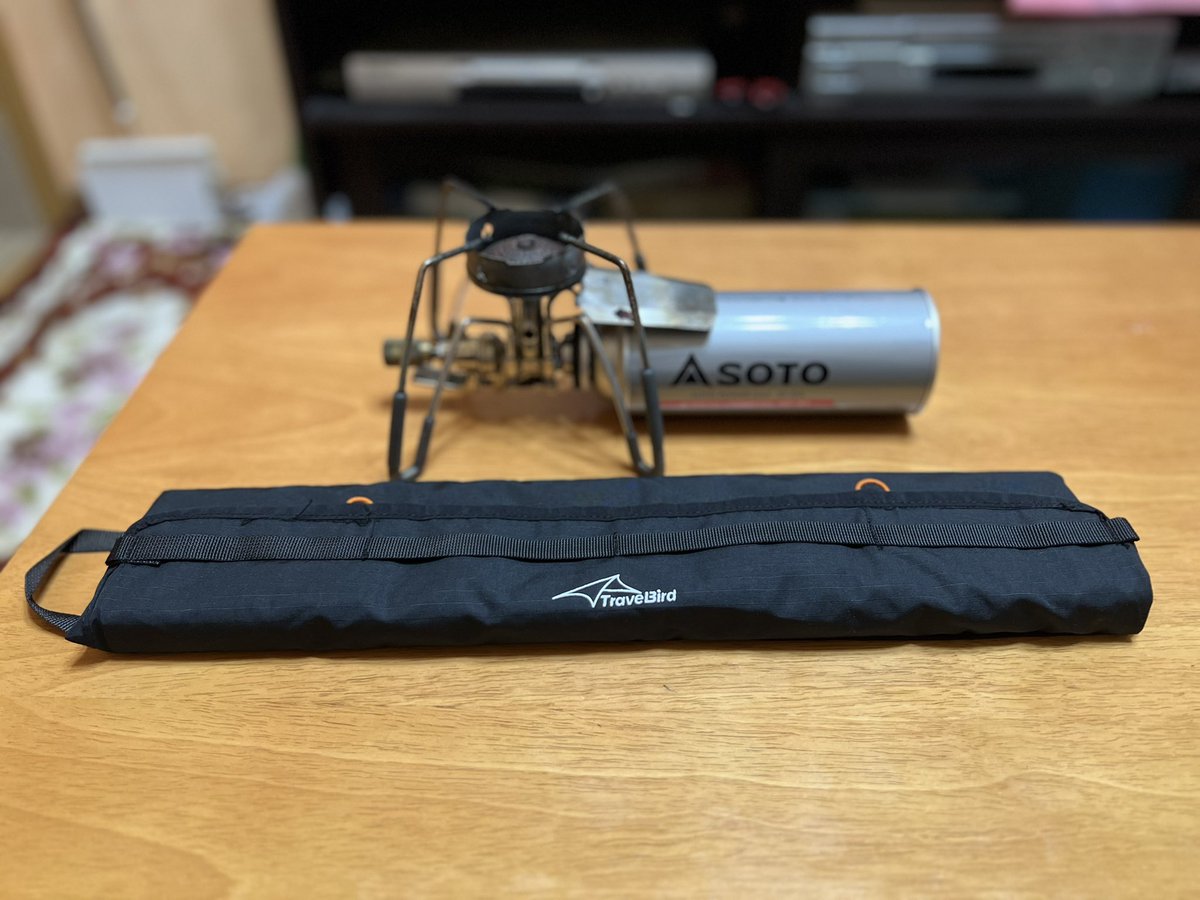 MikeKilo0306's tweet photo. Kickstarterで支援していた高さ30cmのULテーブル“FLEXIFOLD”が届きました
天面は41cm x 31.5cmと広いですが重量は597gと軽量です
収納サイズは42cm x 8.5cm x 2cm
チェアゼロと相性が良さそうなテーブルです
次回のハンモック泊に持って行きます
#flexifold #tavelbird https://t.co/AOv4XkP2Ct