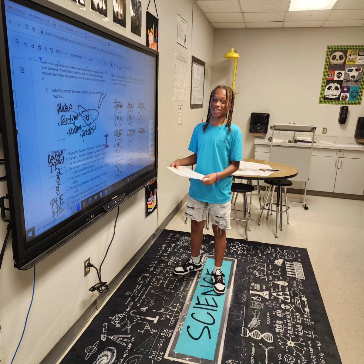 HornetBuzzMPMS's tweet photo. 8th Grade Science:

Peers teaching peers about the atomic structure and how to connect them to the correct element on the periodic table.

#ScienceMPMS #MPMS2024 #LearningIsOurSuperPowerMPMS #BuildingChampions https://t.co/sLF1Gdt2cu