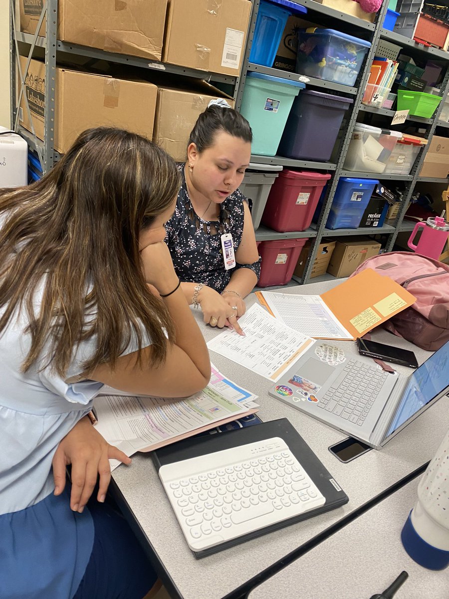 PearlHallES's tweet photo. Our ✨Phenomenal PK Team✨ engaged in collaborative conversation during our weekly LAR planning meeting! Thank you for working hard towards our goals: 👍🏽 Discuss the “what” we are teaching 👍🏽 Collaborate on the “how” we will teach it!  #SolidTier1 #PearlHallProud #pisdlachat https://t.co/6tNri1CrHx