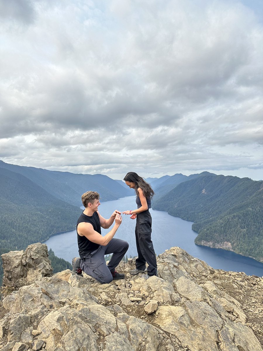 BryantLowry's tweet photo. She said yes ❤️💍 @briannacastilo https://t.co/ESg7TBx4PK