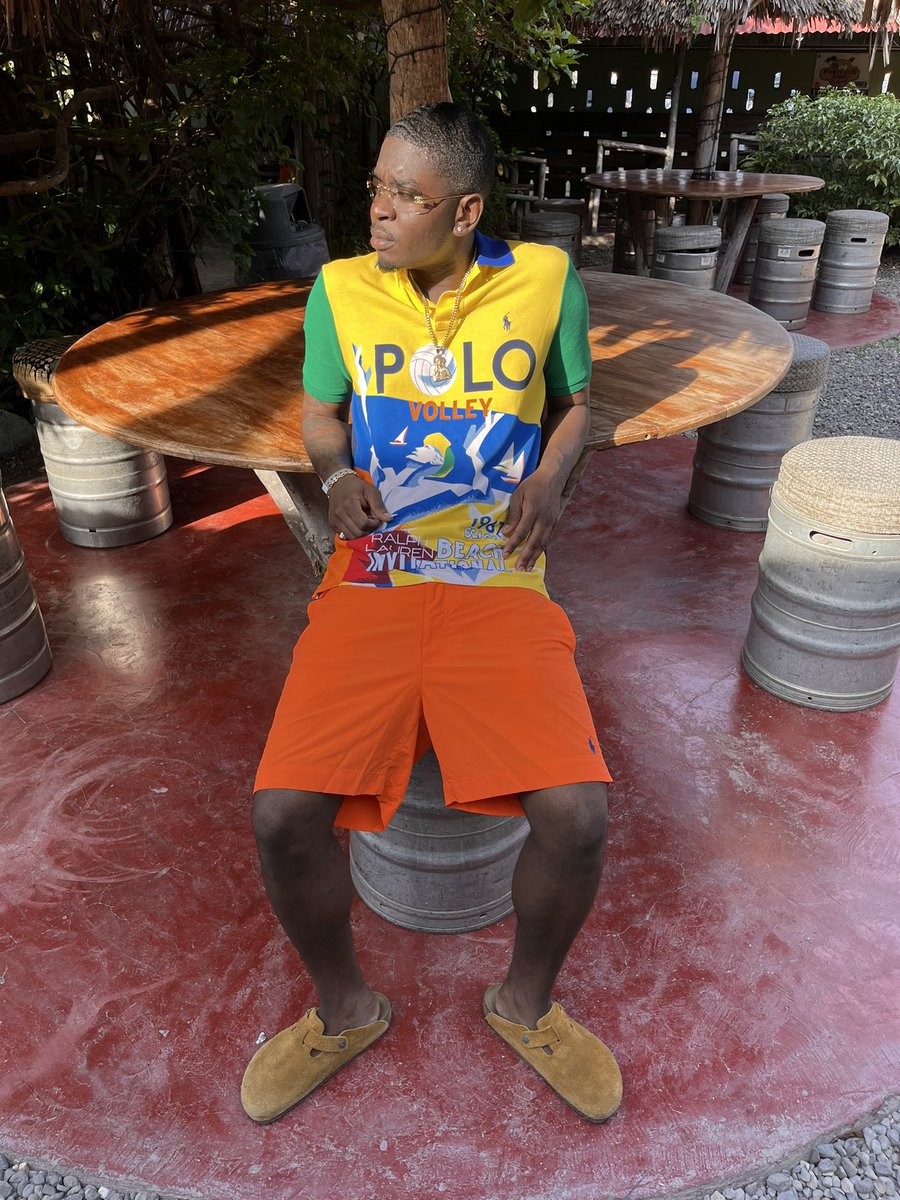 regularob's tweet photo. We Deya in #Jamaica #widdit https://t.co/jjPWZ3lgA1