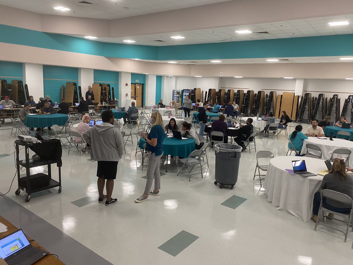 KMS_RTSE's tweet photo. 2nd annual speed dating was a HUGE hit! Teachers and special education teachers and/or paras being able to connect before students come back on Monday is ESSENTIAL to supporting our students. @KMS_PRIN5 https://t.co/XDZ13EQCDi