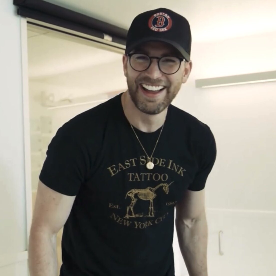 archivcevans's tweet photo. he's the cutest 🙁💗💗 https://t.co/mn5amz31mm