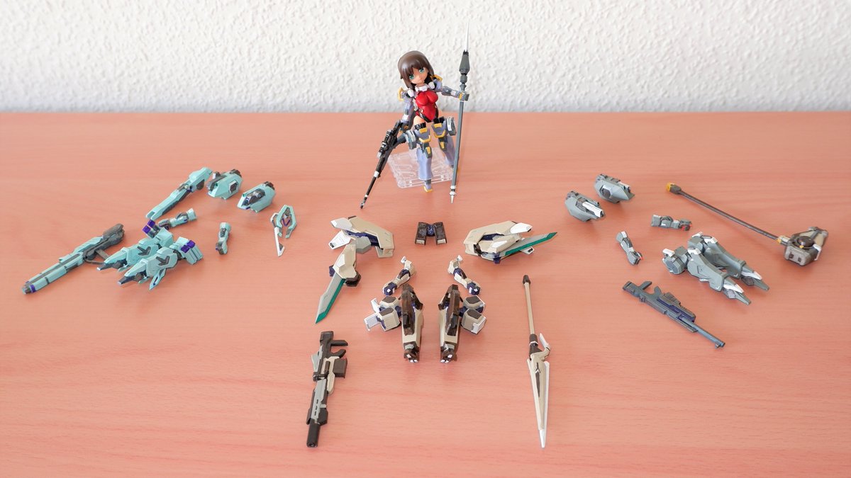 WhiteForest4646's tweet photo. 【コンテスト参加】 【応募条件に同意します】 【アリスギア】 #デスクトップアーミー #アリスギア 

『NK-148KSs 兼志谷シタラ【愛機】』
主人が駆ってきた歴代の主なギアたちを卓上いっぱいに再物質化。
運用記録から彼女の強さとその原点を探る。 https://t.co/pFPXCzPQkz