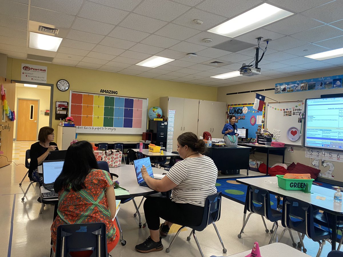 PearlHallES's tweet photo. Our ✨Knockout Kinder  Team✨ engaged in collaborative conversation during our weekly LAR planning meeting! Thank you for working hard towards our goals: 👍🏽 Discuss the “what” we are teaching 👍🏽 Collaborate on the “how” we will teach it!  #SolidTier1 #PearlHallProud #pisdlachat https://t.co/7kk0TkGi2Q