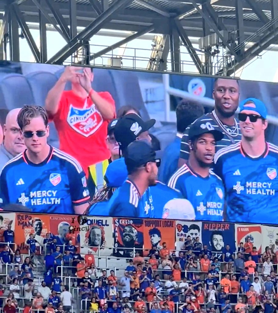 Joe Burrow, Ja'Marr Chase, Tee Higgins, Tyler Boyd, Sam Hubbard, and more Bengals players out here to support FC Cincinnati tonight. 💙🧡 #AllForCincy #WHODEY