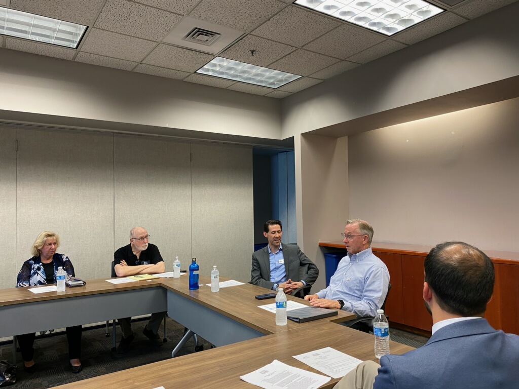 CityofMesaMayor's tweet photo. Food insecurity impacts people of all ages. I appreciate the organizations and volunteers in Mesa that help keep residents fed and healthy. Working together, we can reduce the experiences of hunger in our community. @nokidhungry #MayorsAlliance https://t.co/SIrt1s5y63