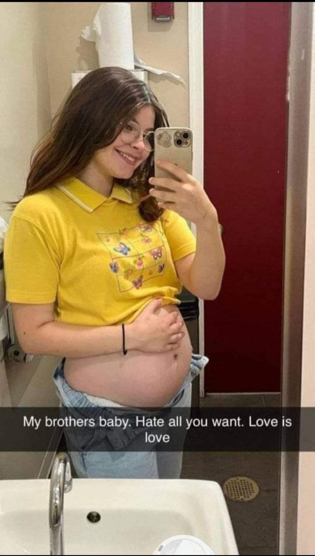 Clown World ™ 🤡 tweet media