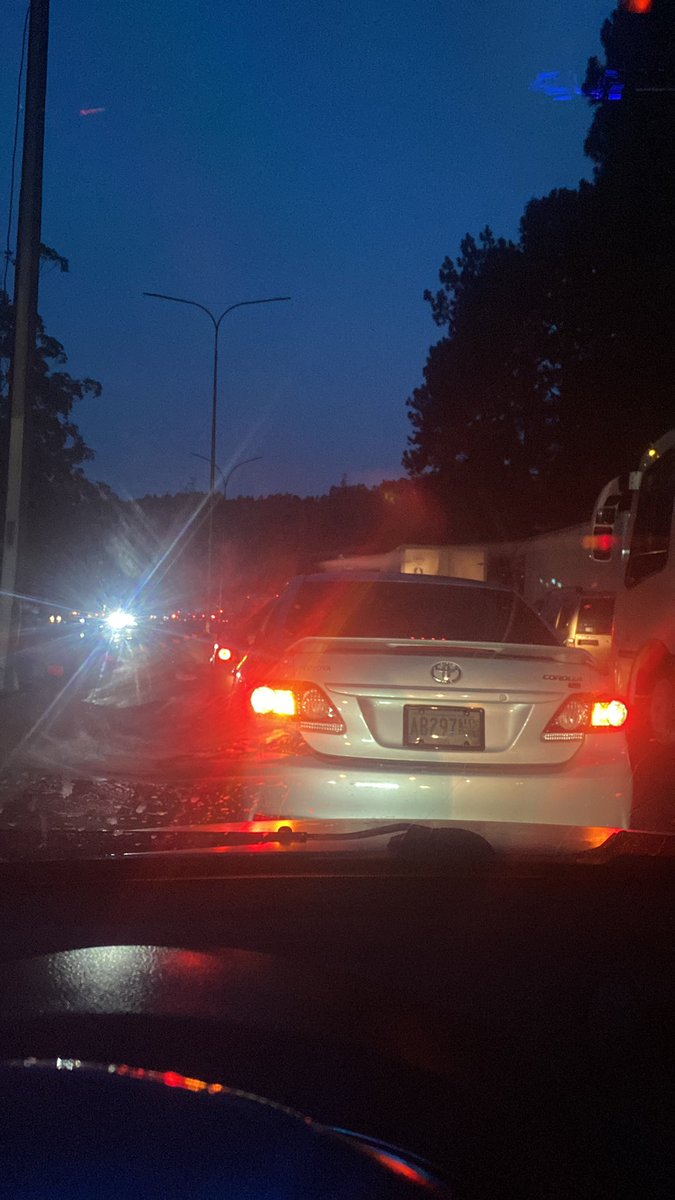 yorbinrubio's tweet photo. No hay paso subiendo tazón dirección valencia .

Cola parcialmente detenida . Desconozco el motivo https://t.co/jQCVXal4Kr