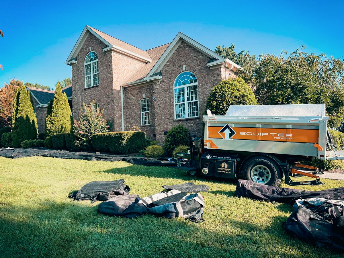 Lighthouse Roofing tweet media