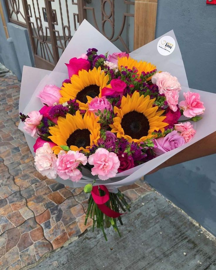 sunflowerchives's tweet photo. flower power. https://t.co/mqW6HBpOmj