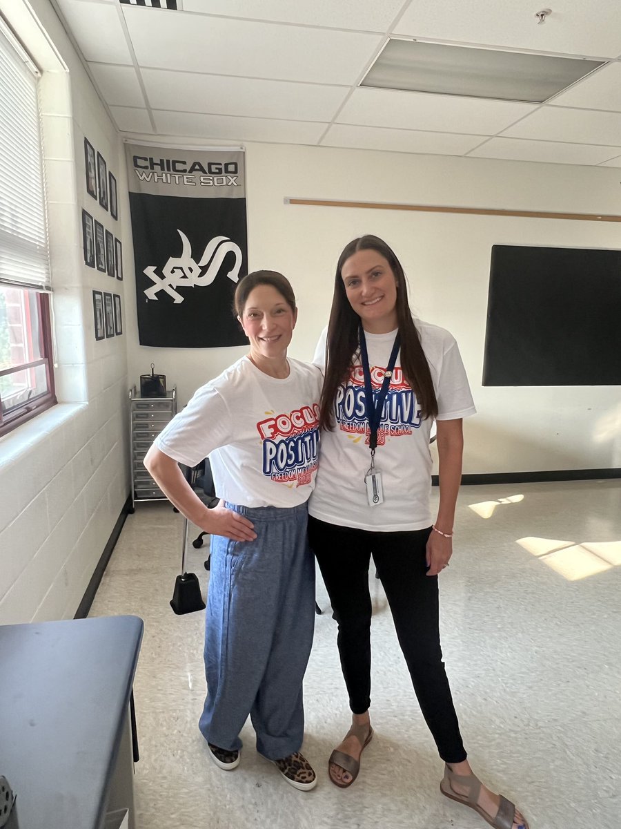 msjscheers3's tweet photo. Year 27 starts today, in my hometown, BSD100! Teacher friends, we can do this, let’s get it! @m_pakosta @BSD100band @FreedomD100 @BerwynSouth100 #d100inspires https://t.co/zdGUac52y5
