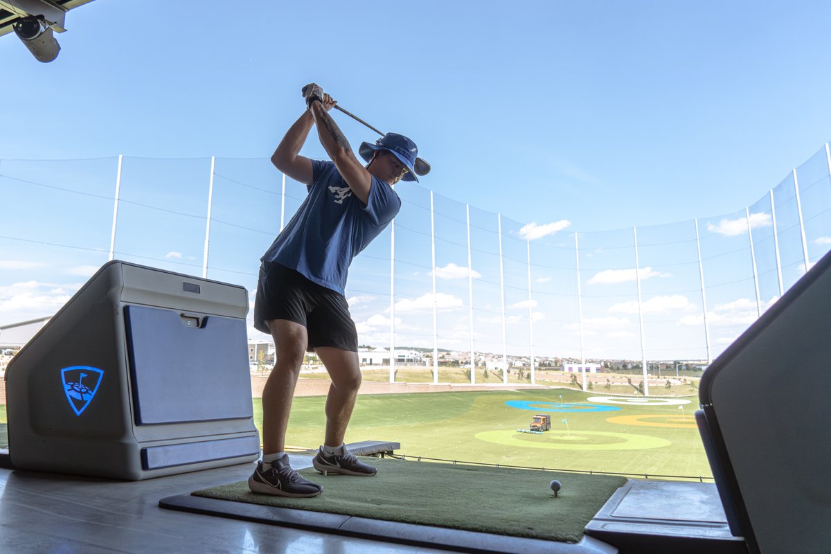 Getting into the SWING of things ⛳️

The #BoltBrotherhood enjoyed a beautiful off-day at Topgolf!