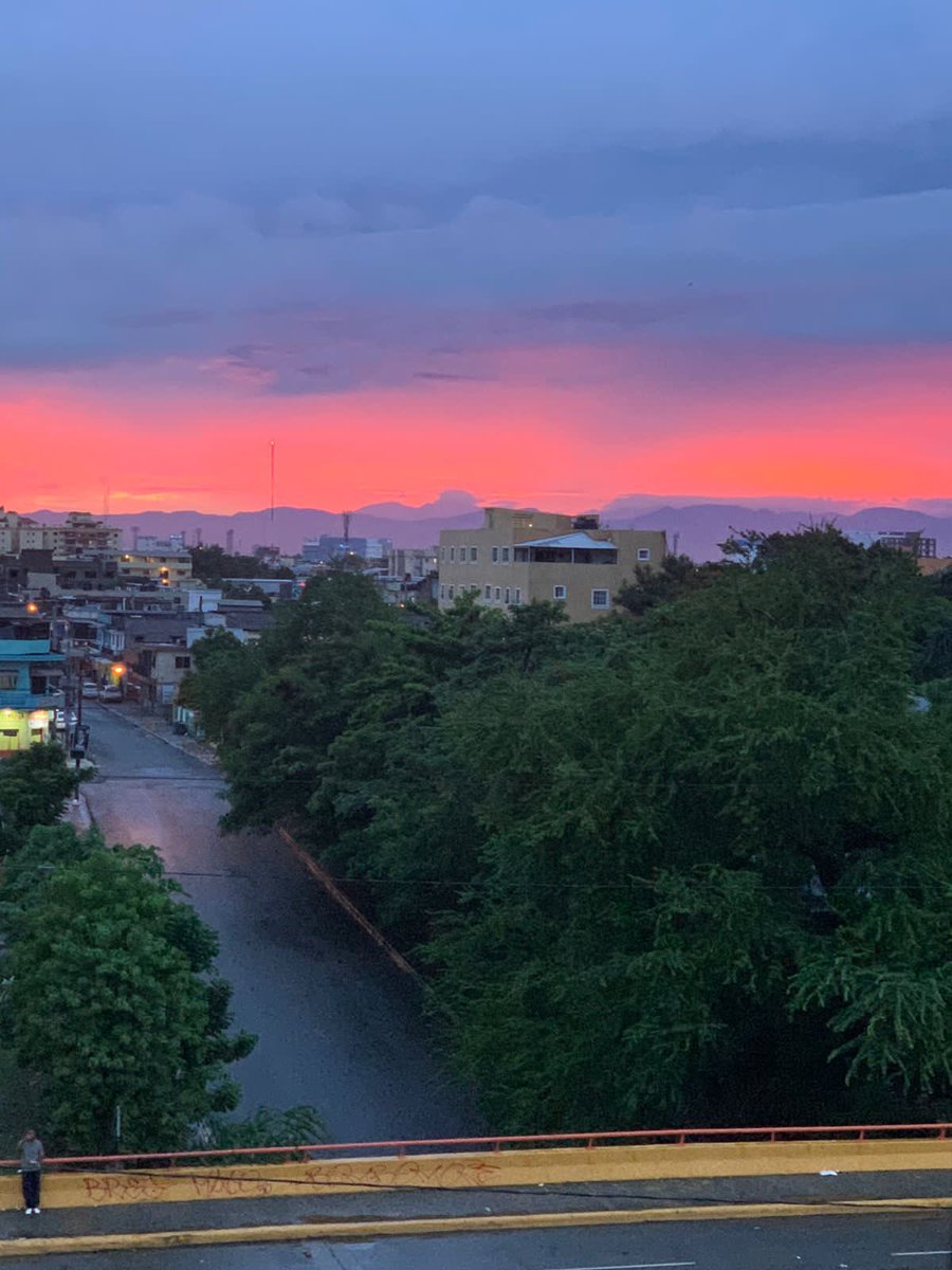 TonmySanchez's tweet photo. Que bello atardecer 🌅 https://t.co/bOKQJFmgAl