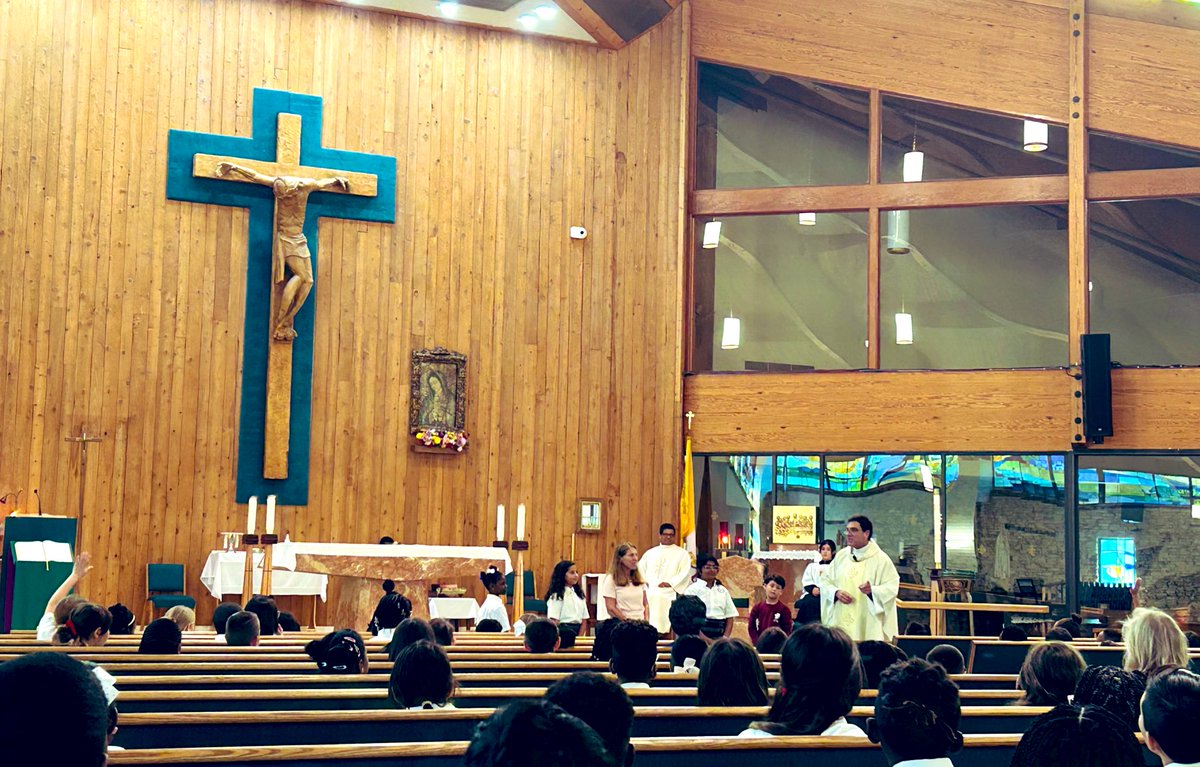 SaintAndrewCat1's tweet photo. ๐ Exciting start to the school year!
We had an inspiring first Mass with our wonderful Pastor today.
Grateful for the opportunity to come together in faith and community.
@standrewCC
@CatholicMiami
@FloridaCatholic
#SchoolMass #FaithCommunity ๐๐๏ธ https://t.co/CzYY9OeLlJ