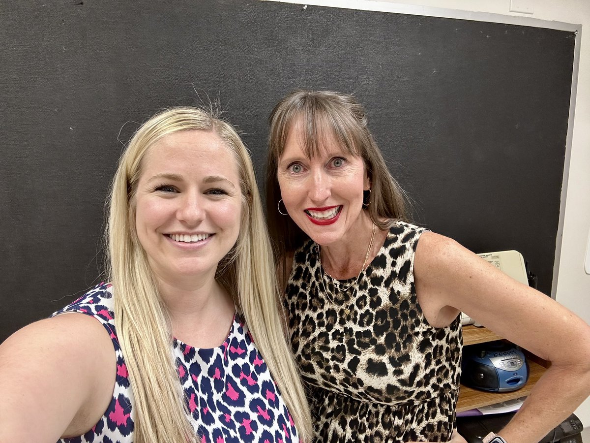 Coincidental Literacy team in Leopard today at <a href="/SES_Eagles/">Shorehaven ES</a> 🐆 🤗 We are WILD about early literacy! 📚 @GISDLiteracy