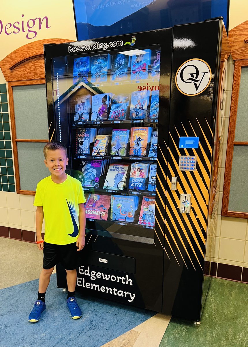 We celebrated our first @EdgeElementary birthday of the school year! Thank you, Edgeworth HSA, for gifting our students a birthday book on their special day! #HAPPYBIRTHDAY Monroe! 🎂 #Vending #books #iThinkQV